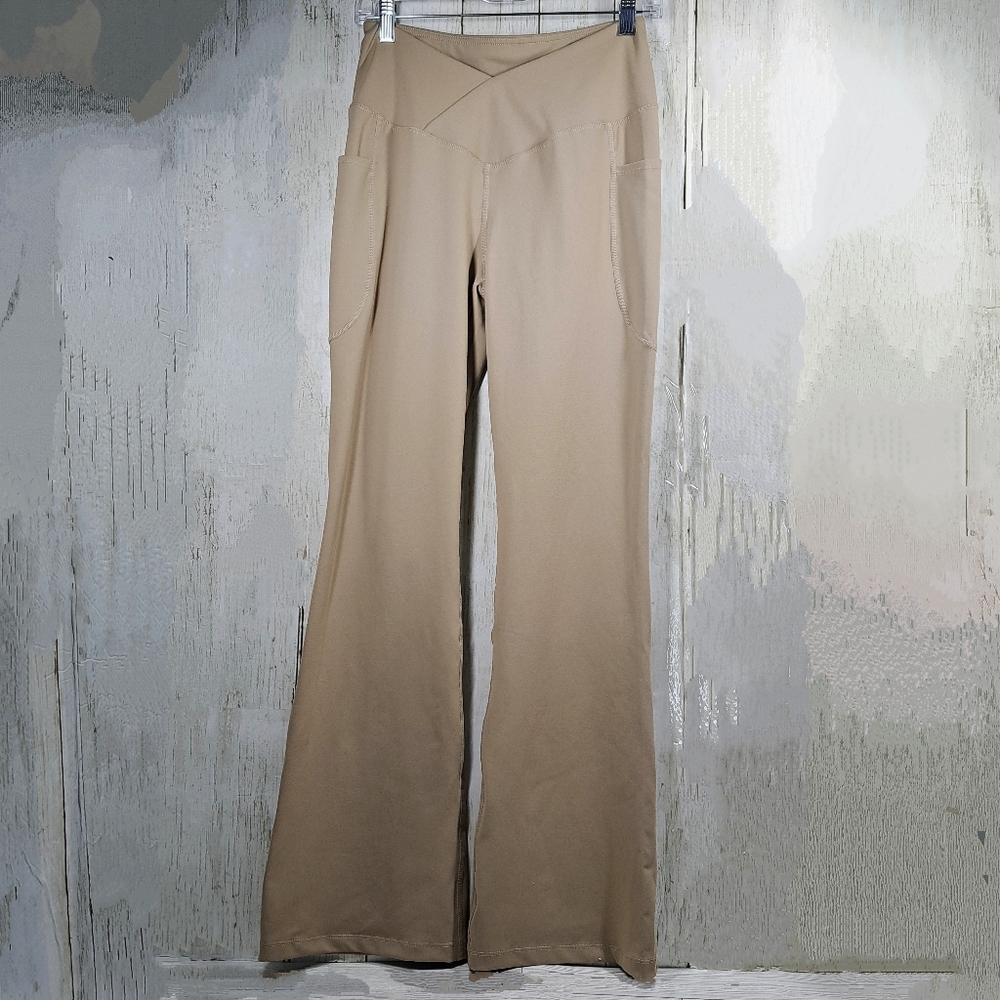 Baleaf Laureate Women Med Tan/Khaki V-Waist Flared Leg Pullon Workout Pants NWT